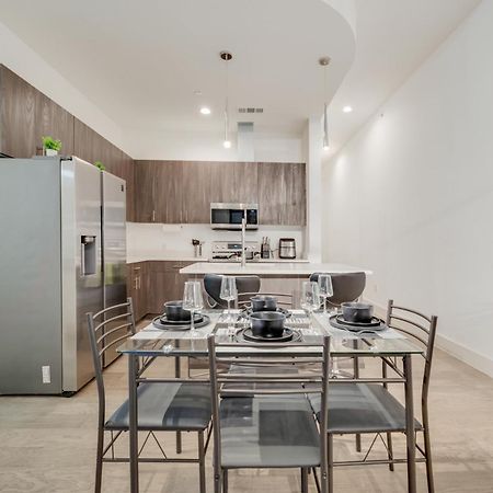 Snazzy Loft Style 2Br I Gym I Parking I Workspace Dallas Dış mekan fotoğraf