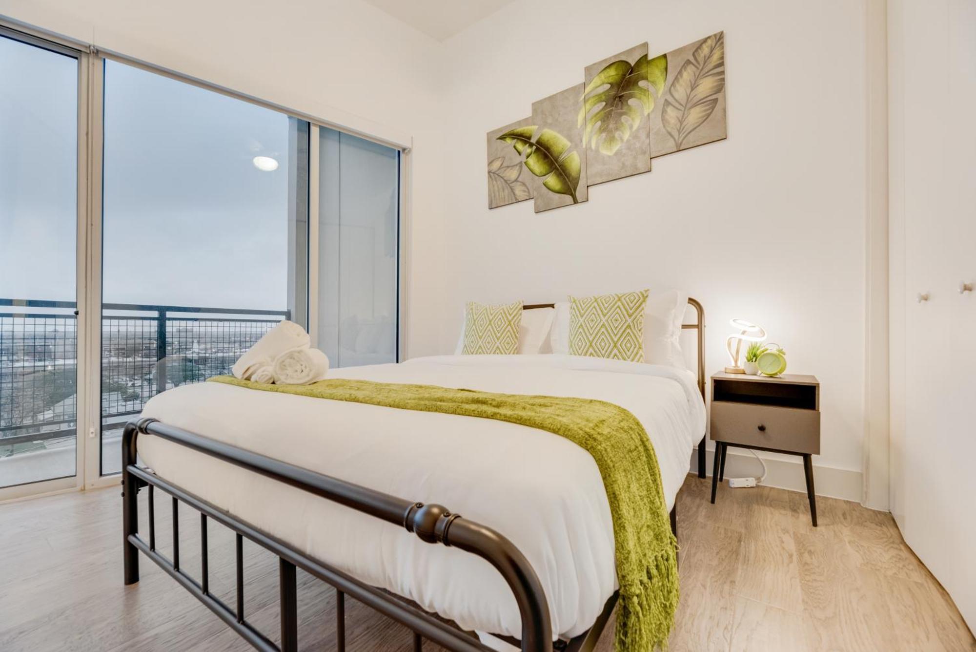 Snazzy Loft Style 2Br I Gym I Parking I Workspace Dallas Dış mekan fotoğraf